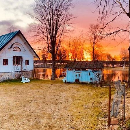 Romantic Spa Villa With Fireplace By The Lake Stjarnsund Exteriör bild
