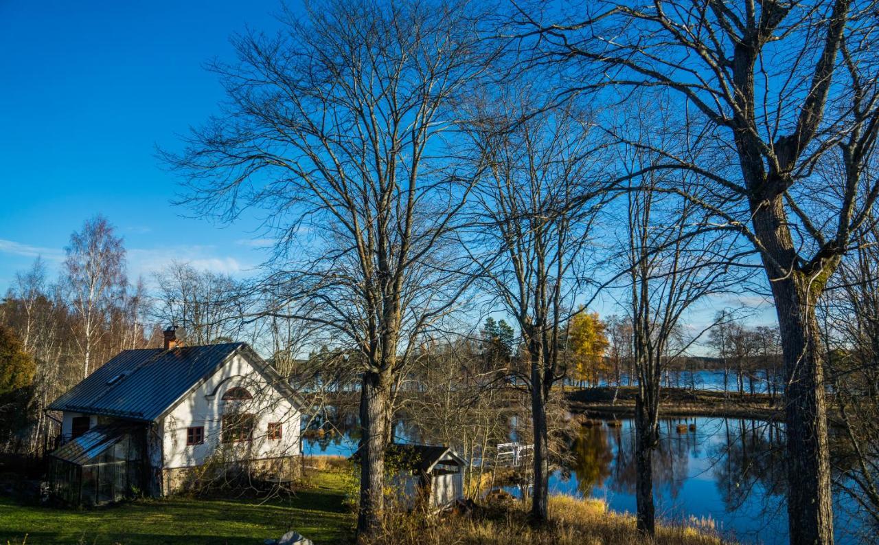 Romantic Spa Villa With Fireplace By The Lake Stjarnsund Exteriör bild