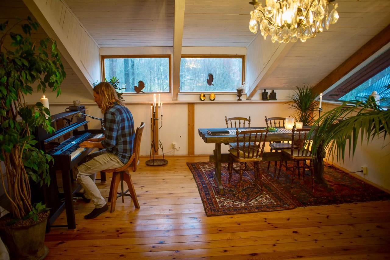 Romantic Spa Villa With Fireplace By The Lake Stjarnsund Exteriör bild