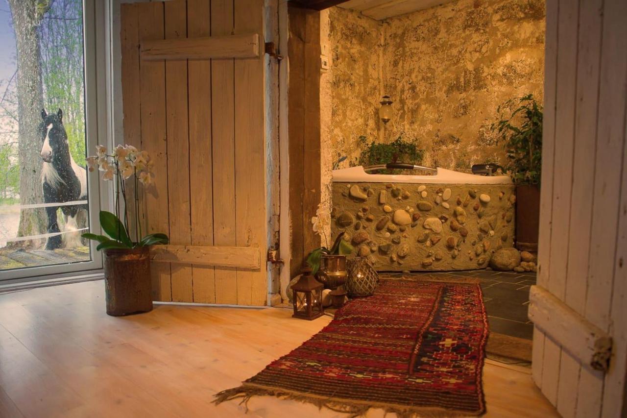 Romantic Spa Villa With Fireplace By The Lake Stjarnsund Exteriör bild