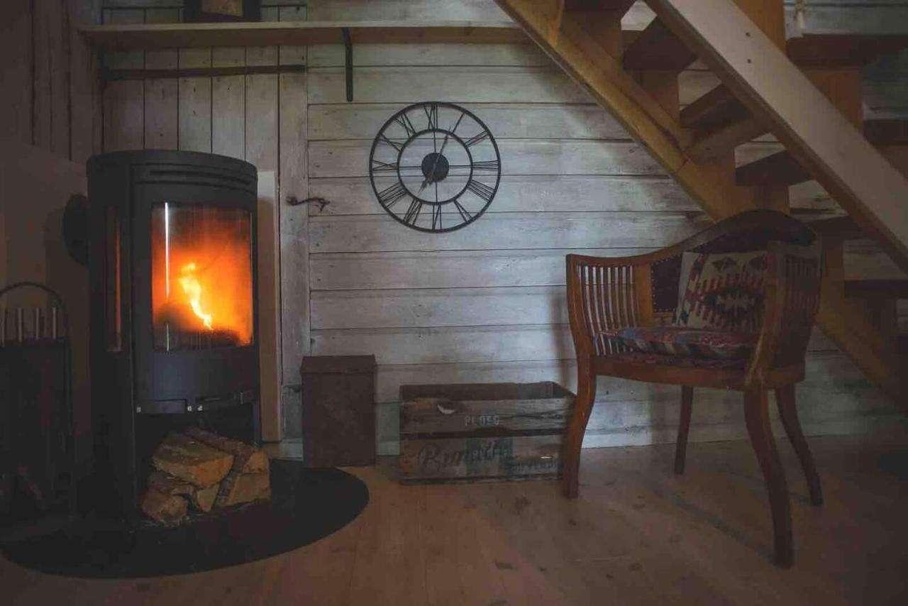 Romantic Spa Villa With Fireplace By The Lake Stjarnsund Exteriör bild