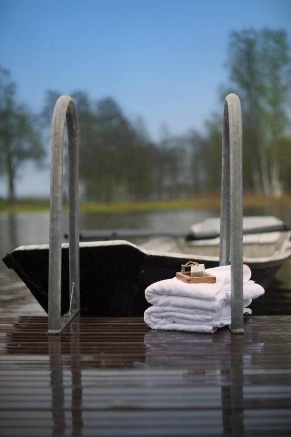 Romantic Spa Villa With Fireplace By The Lake Stjarnsund Exteriör bild